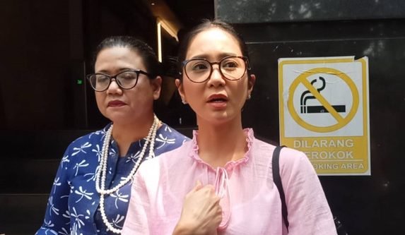 Losses Up to IDR 15 Billion Due to Fraud: Bunga Zainal’s Hope for Recovery