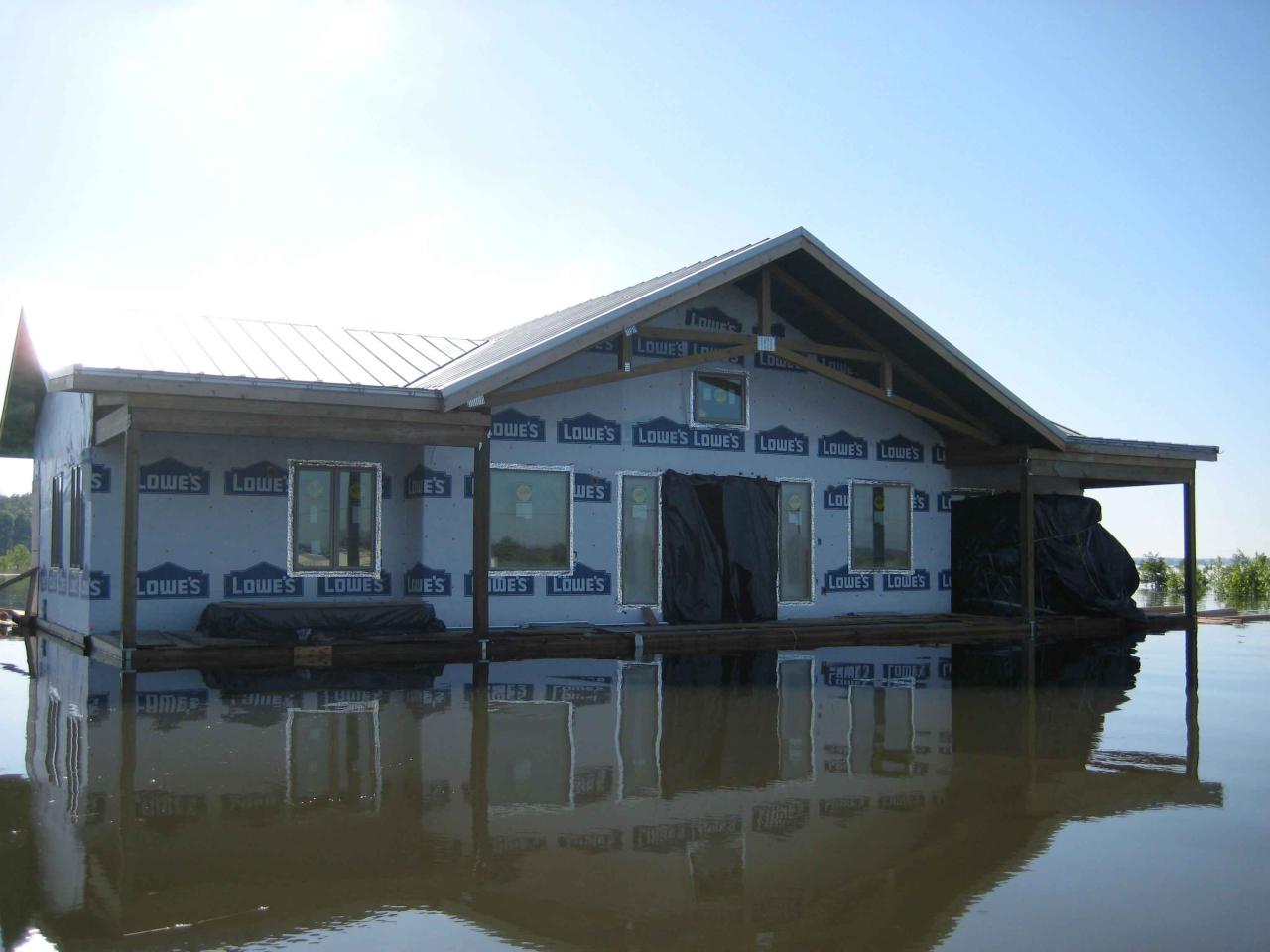Free picture: house, flood Flood Responses During East Java and Kalimantan Emergency Events